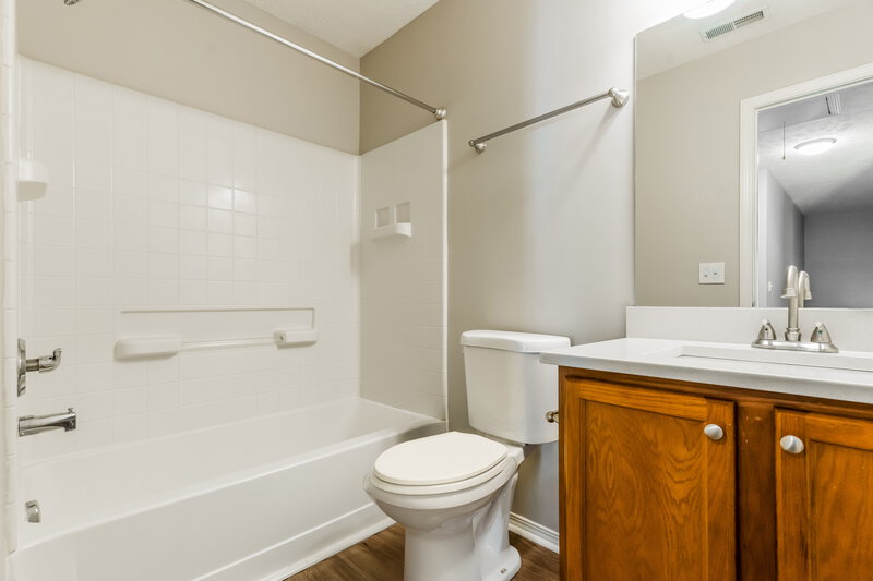 1,965/Mo, 2803 Creekbend Dr Nashville, TN 37207 Bathroom View
