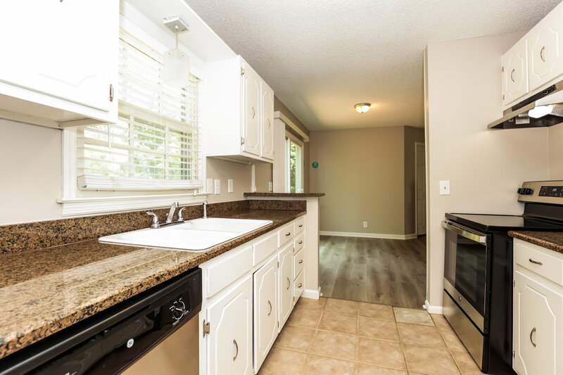 1,975/Mo, 2825 Barksdale Ln Antioch, TN 37013 Kitchen View 2