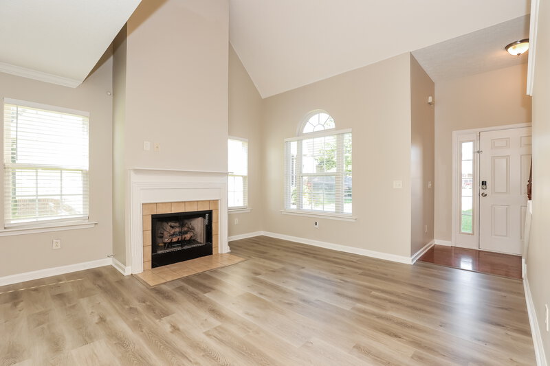 2,550/Mo, 3208 Sailmist Pt Antioch, TN 37013 Living Room View