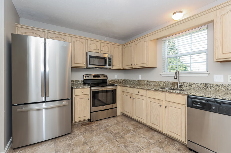 2,255/Mo, 6988 Calderwood Dr Antioch, TN 37013 Kitchen View 2