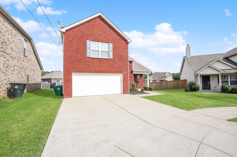 2,120/Mo, 325 Birchclay Pt N Antioch, TN 37013 Front View