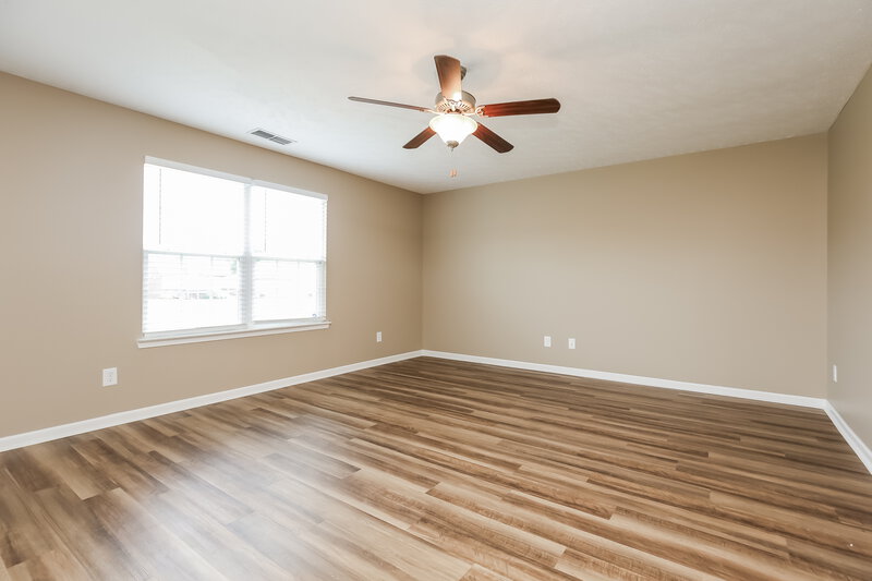 2,120/Mo, 325 Birchclay Pt N Antioch, TN 37013 Living Room View