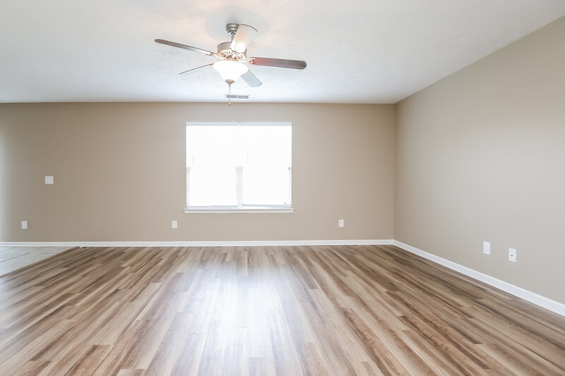 2,120/Mo, 325 Birchclay Pt N Antioch, TN 37013 Living Room View 3