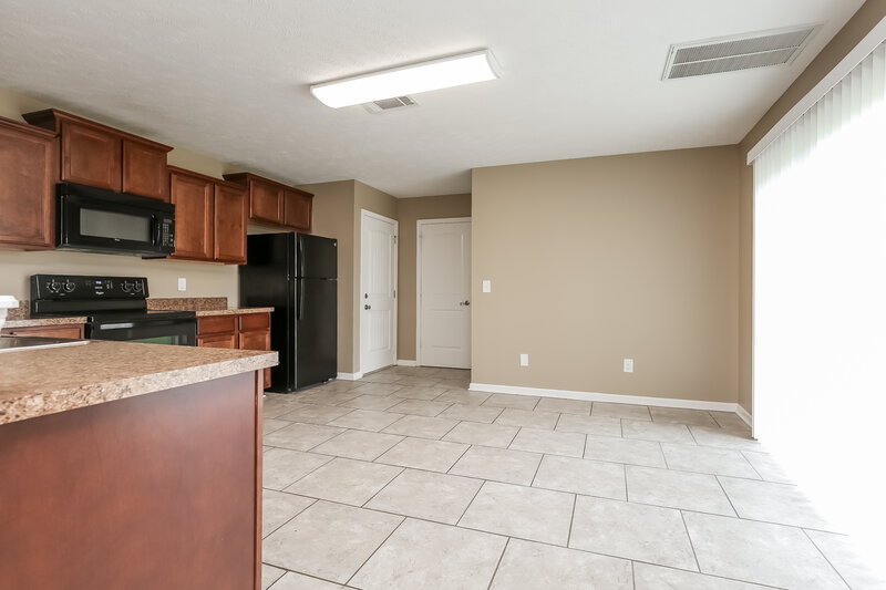 2,120/Mo, 325 Birchclay Pt N Antioch, TN 37013 Kitchen View