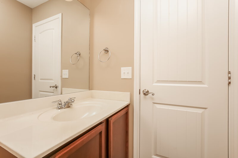 2,120/Mo, 325 Birchclay Pt N Antioch, TN 37013 Bathroom View