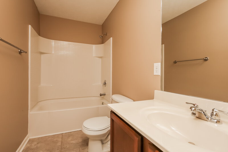 2,120/Mo, 325 Birchclay Pt N Antioch, TN 37013 Bathroom View 2