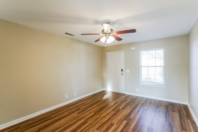 1,900/Mo, 908 Winchester Pass Antioch, TN 37013 Living Room View