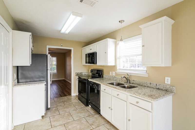 1,900/Mo, 908 Winchester Pass Antioch, TN 37013 Kitchen View
