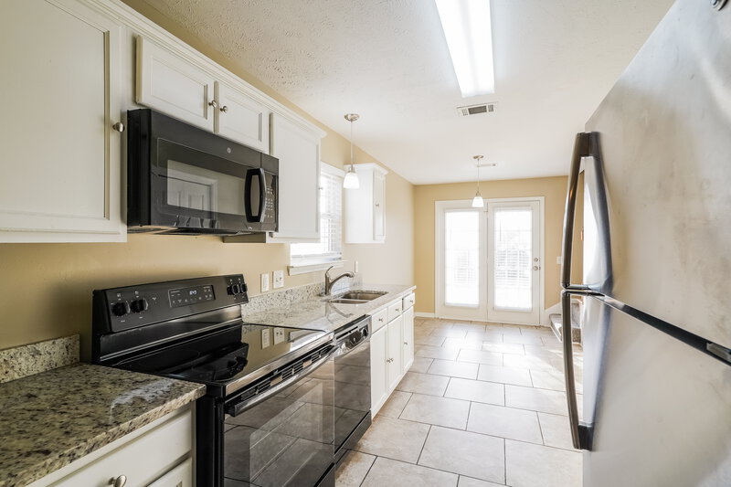 1,900/Mo, 908 Winchester Pass Antioch, TN 37013 Kitchen View 2