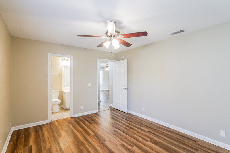 1,900/Mo, 908 Winchester Pass Antioch, TN 37013 Main Bedroom View