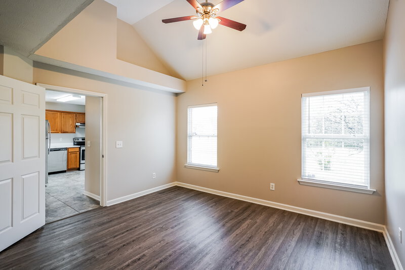 2,035/Mo, 1825 Lakewood Village Dr Antioch, TN 37013 Living Room View 4