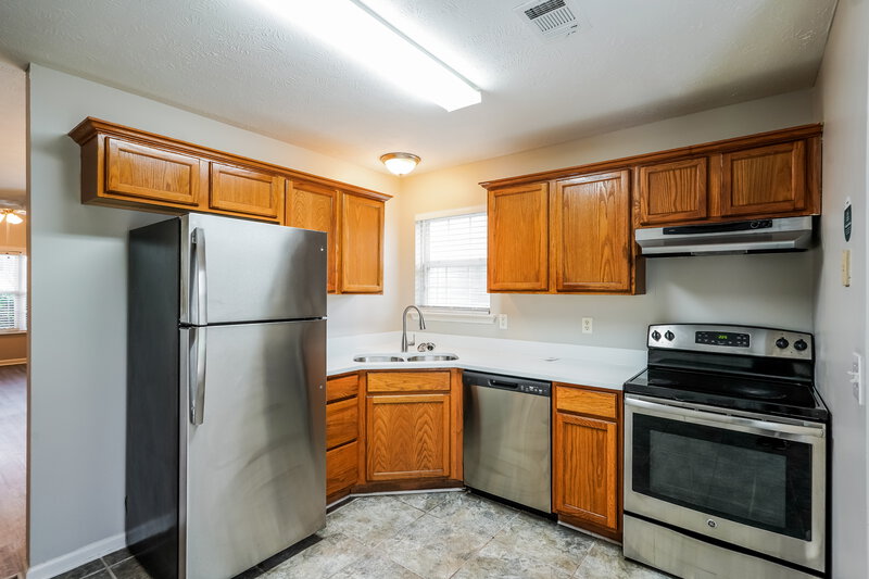 2,035/Mo, 1825 Lakewood Village Dr Antioch, TN 37013 Kitchen View