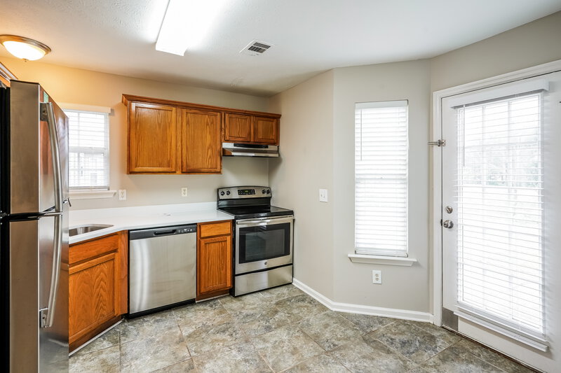 2,035/Mo, 1825 Lakewood Village Dr Antioch, TN 37013 Kitchen View 2