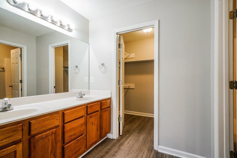 2,035/Mo, 1825 Lakewood Village Dr Antioch, TN 37013 Main Bathroom View