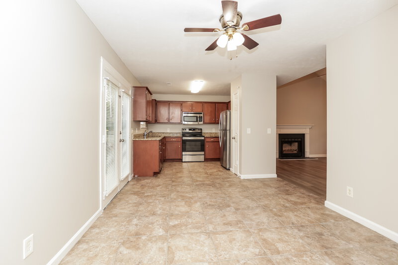 1,900/Mo, 612 Big River Run Antioch, TN 37013 Dining Room View 2