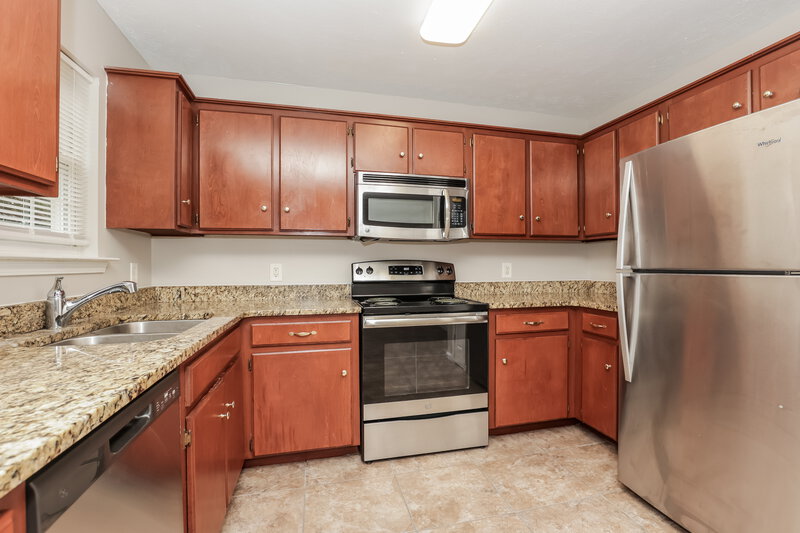 1,900/Mo, 612 Big River Run Antioch, TN 37013 Kitchen View 2