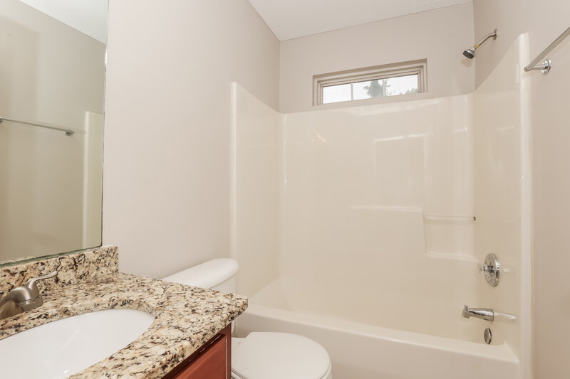 1,900/Mo, 612 Big River Run Antioch, TN 37013 Bathroom View