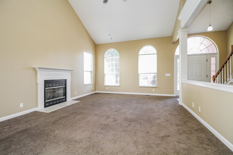 1,950/Mo, 2429 Evanfield Ct Antioch, TN 37013 Living Room View