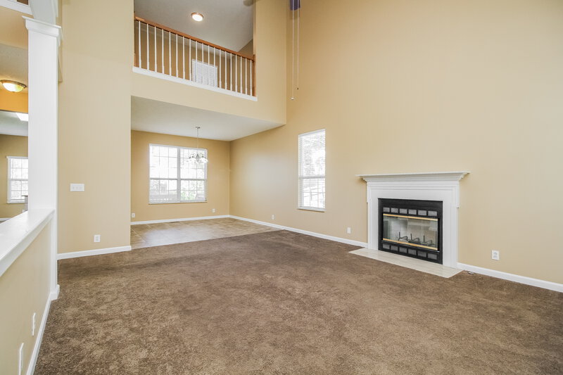 1,950/Mo, 2429 Evanfield Ct Antioch, TN 37013 Living Room View 4