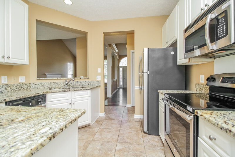 1,950/Mo, 2429 Evanfield Ct Antioch, TN 37013 Kitchen View 2