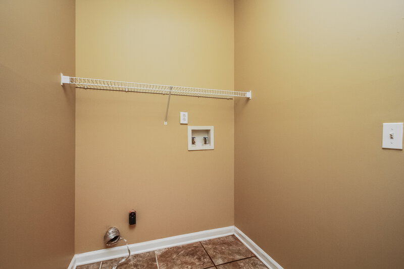 1,950/Mo, 2429 Evanfield Ct Antioch, TN 37013 Walk In Closet View