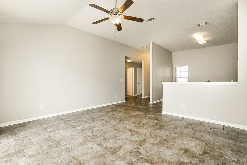 2,700/Mo, 617 Southbeach Cove Antioch, TN 37013 Living Room View