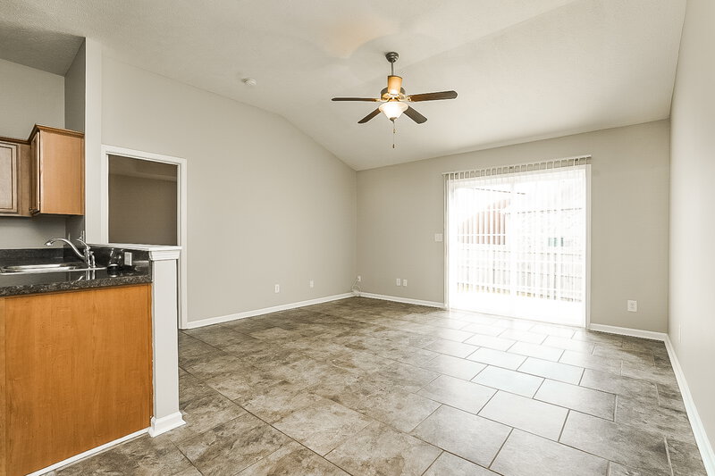 2,700/Mo, 617 Southbeach Cove Antioch, TN 37013 Dining Room View