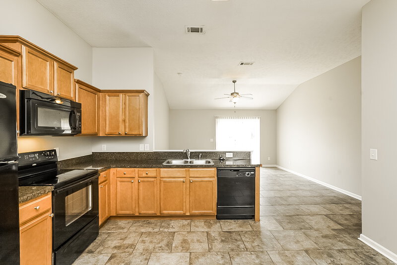 2,700/Mo, 617 Southbeach Cove Antioch, TN 37013 Kitchen View 4