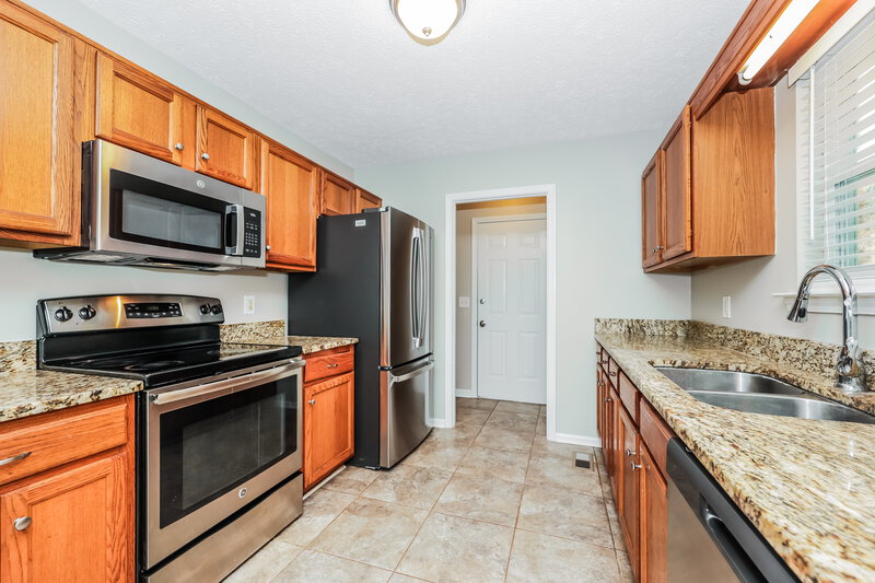 2,215/Mo, 210 Rapid Water Ct Christiana, TN 37037 Kitchen View 2
