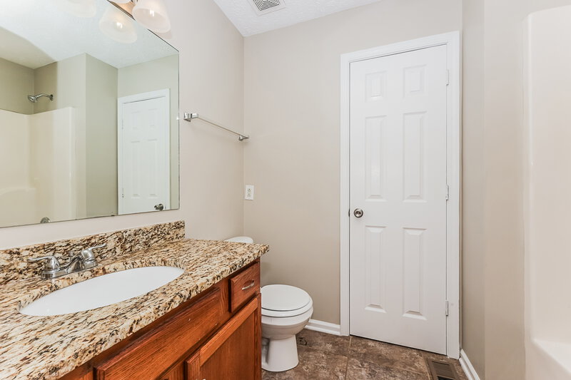 2,215/Mo, 210 Rapid Water Ct Christiana, TN 37037 Main Bathroom View