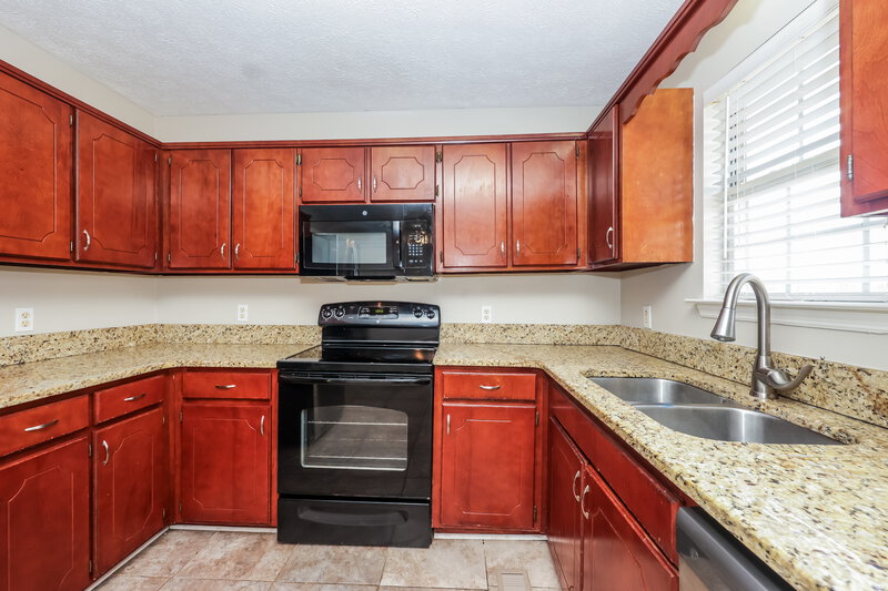 1,795/Mo, 1600 Rock Springs Midland Rd Christiana, TN 37037 Kitchen View 2