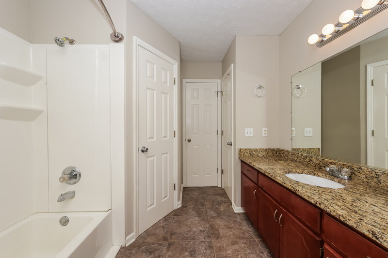 1,795/Mo, 1600 Rock Springs Midland Rd Christiana, TN 37037 Main Bathroom View 2