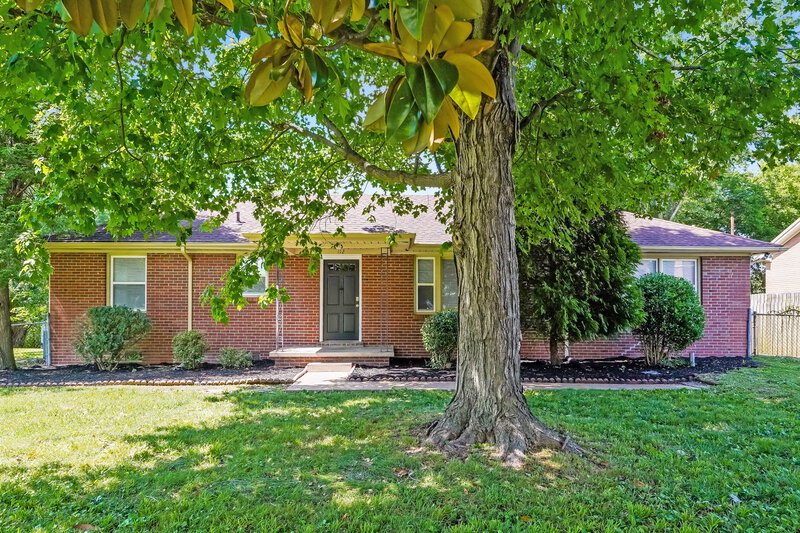 2,280/Mo, 112 Bush Ave Gallatin, TN 37066 External View