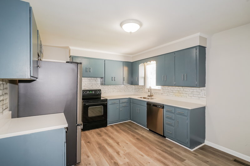 2,280/Mo, 112 Bush Ave Gallatin, TN 37066 Kitchen View