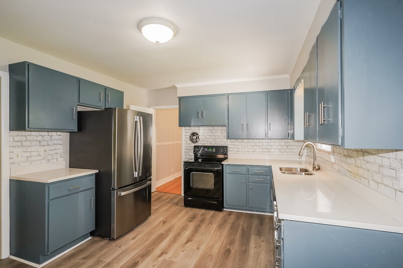 2,280/Mo, 112 Bush Ave Gallatin, TN 37066 Kitchen View 2