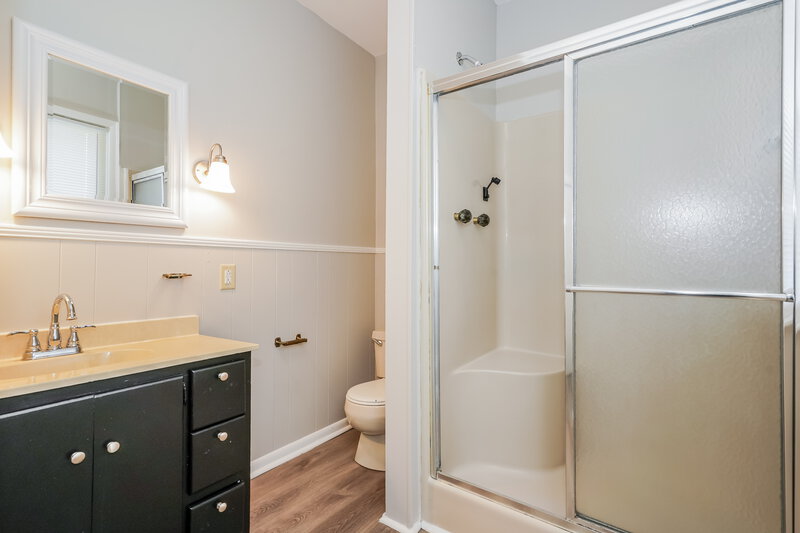 2,280/Mo, 112 Bush Ave Gallatin, TN 37066 Bathroom View