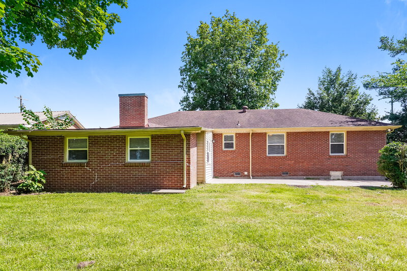 2,280/Mo, 112 Bush Ave Gallatin, TN 37066 Rear View
