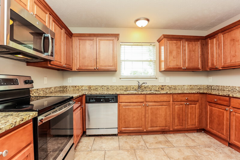 2,970/Mo, 1104 Harmony Ln La Vergne, TN 37086 Kitchen View 2
