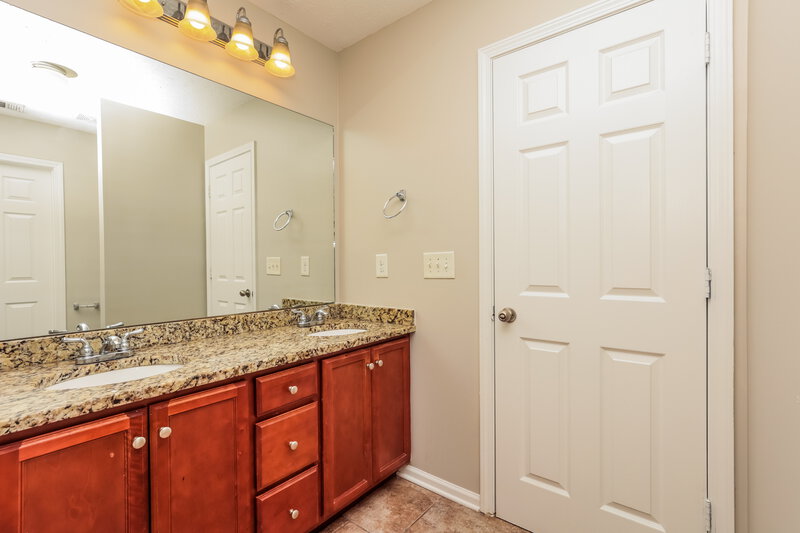 2,970/Mo, 1104 Harmony Ln La Vergne, TN 37086 Main Bathroom View 2