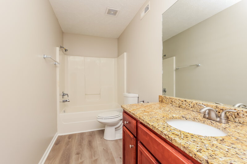 2,970/Mo, 1104 Harmony Ln La Vergne, TN 37086 Bathroom View