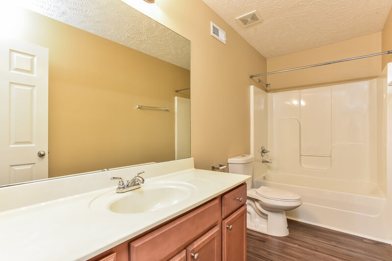 2,650/Mo, 1108 Harmony Ln La Vergne, TN 37086 Bathroom View