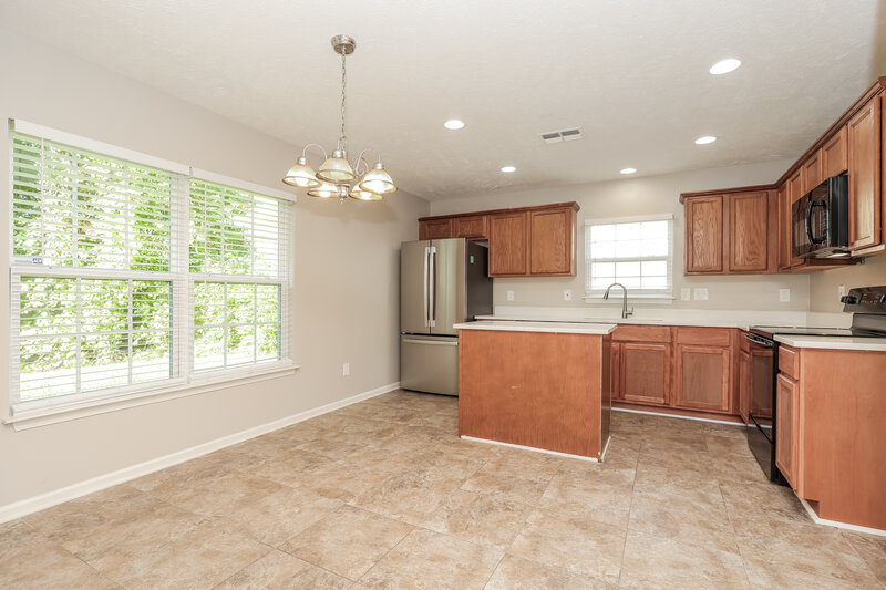 1,900/Mo, 1391 E Nir Shreibman Blvd La Vergne, TN 37086 Dining Room View