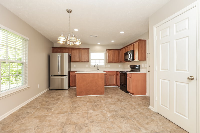1,900/Mo, 1391 E Nir Shreibman Blvd La Vergne, TN 37086 Kitchen View