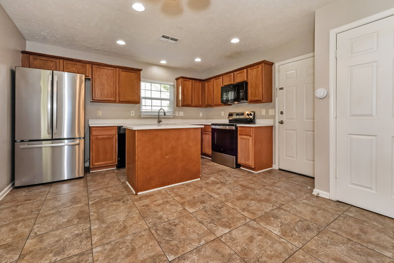 1,985/Mo, 1391 E Nir Shreibman Blvd La Vergne, TN 37086 Kitchen View