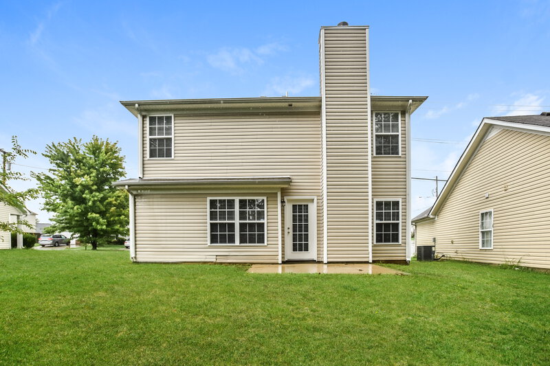 1,900/Mo, 1391 E Nir Shreibman Blvd La Vergne, TN 37086 Rear View 2