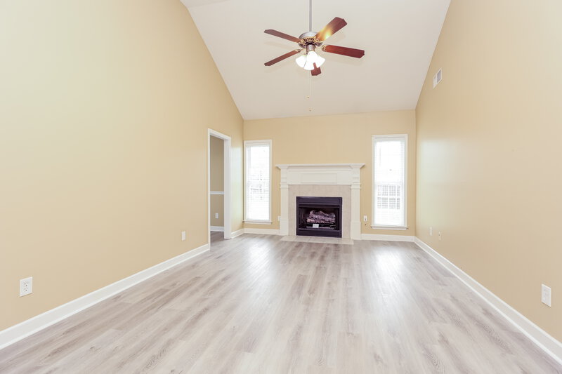 2,240/Mo, 119 Howard Woody Dr La Vergne, TN 37086 Living Room View