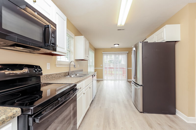 2,240/Mo, 119 Howard Woody Dr La Vergne, TN 37086 Kitchen View