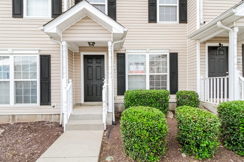 2,810/Mo, 8029 Logan Dr La Vergne, TN 37086 External View