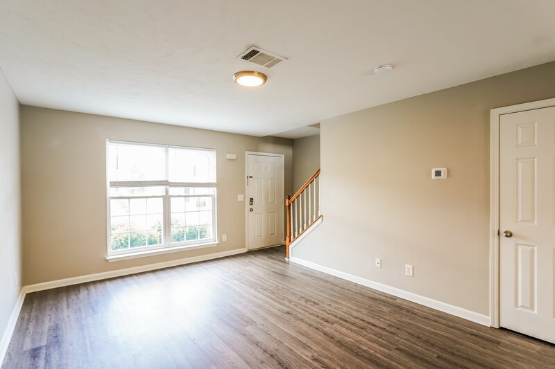 1,570/Mo, 8033 Logan Dr La Vergne, TN 37086 Living Room View 2