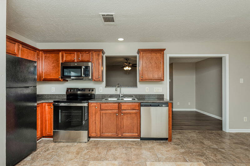 1,770/Mo, 602 Nixon Way La Vergne, TN 37086 Kitchen View 2